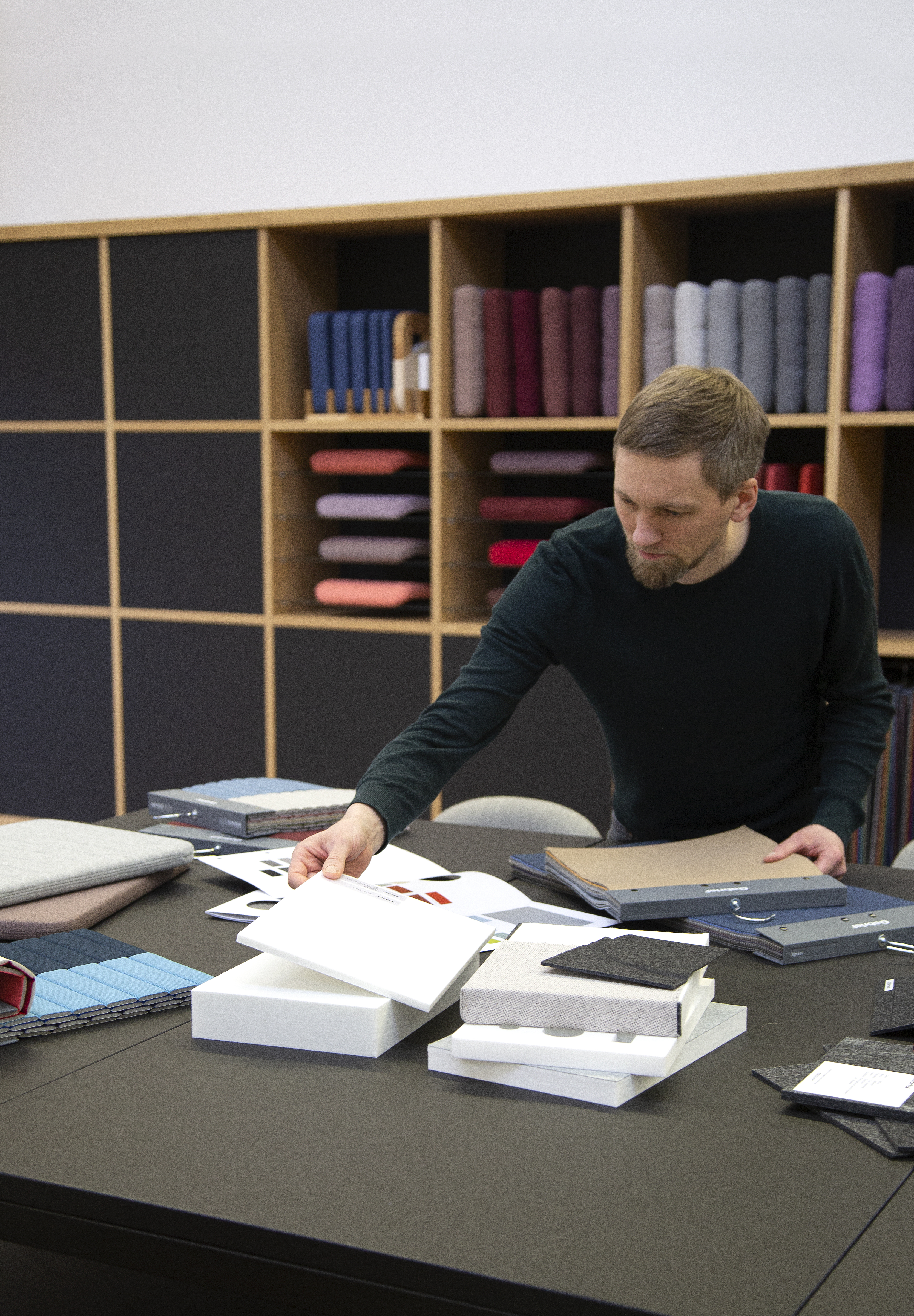 Showing acoustic components